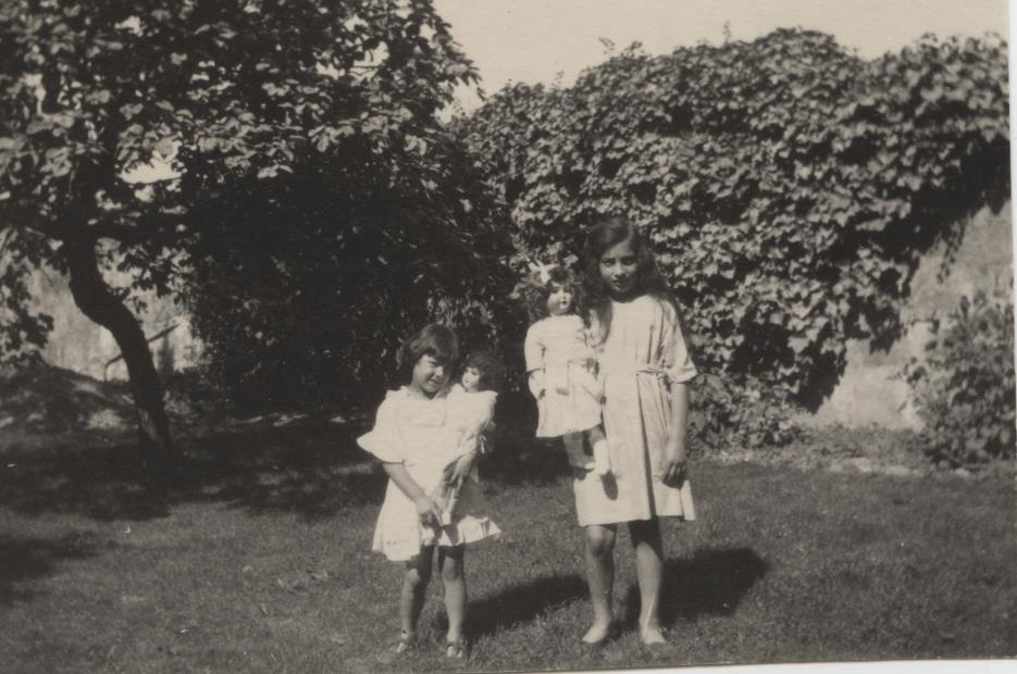 Khairunissa and Noor. August 1923, Fazal Manzil