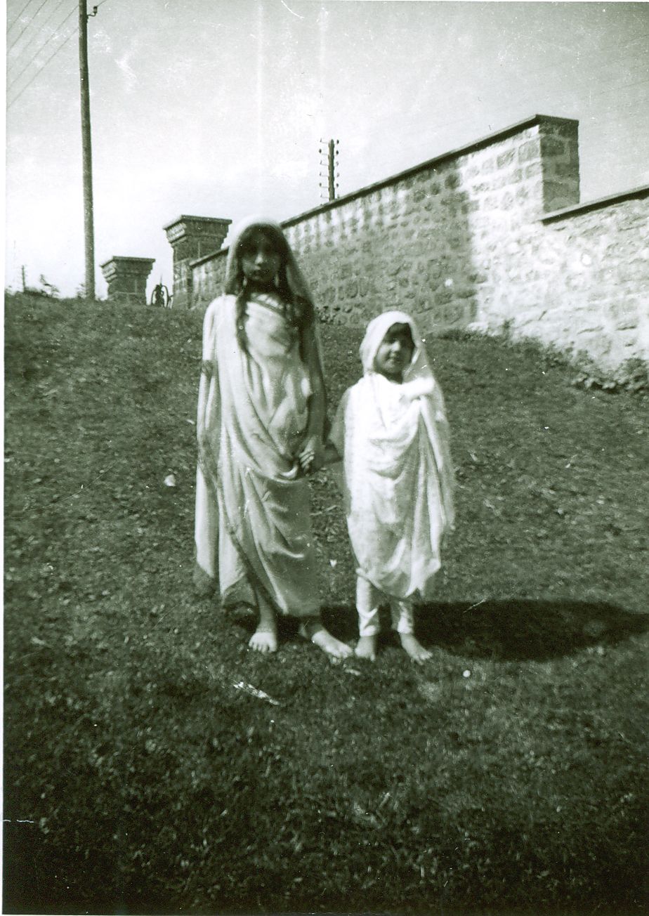 Noor and Khairunissa. 1924, Fazal Manzil