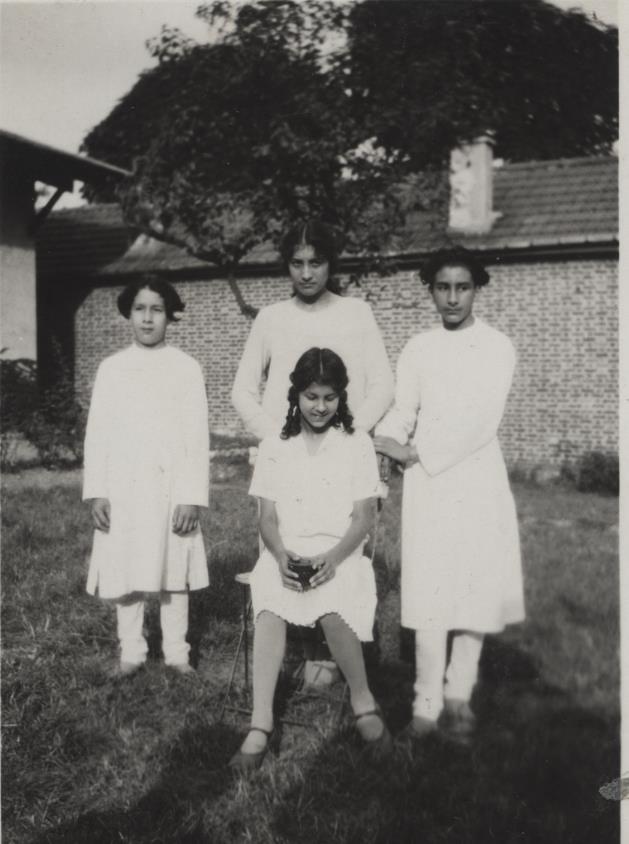 Hidayat, Noor, Khairunissa, and Vilayat.